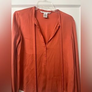 Diane von furstenberg coral silk long sleeve blouse size 4